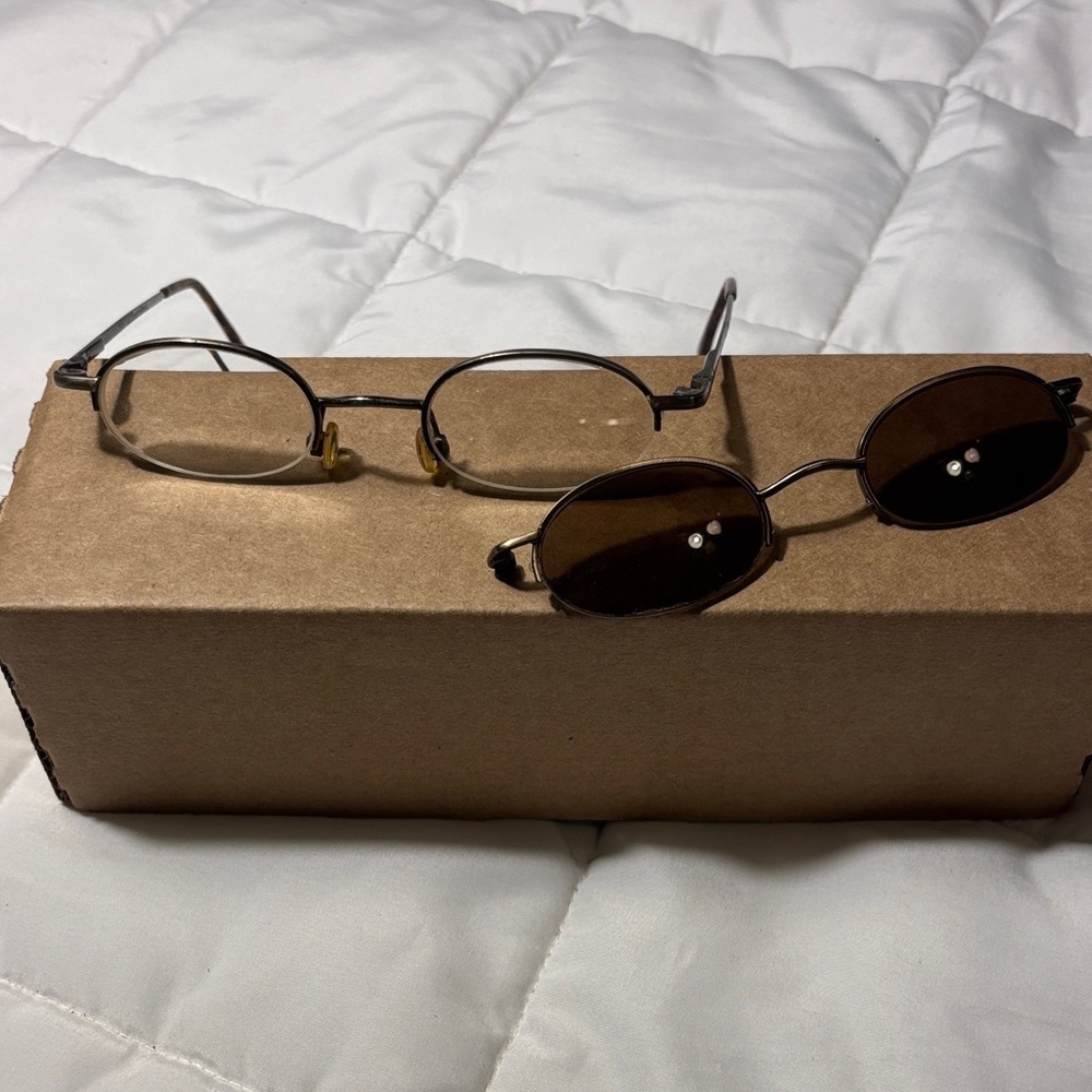 Vintage Nino Balli Gold Half Rim
Oval Eyeglasses with Sunglasses Clips - Picture 3 of 10